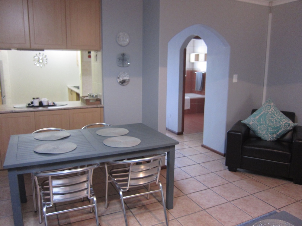 Smithland Guest Apartments 4/50