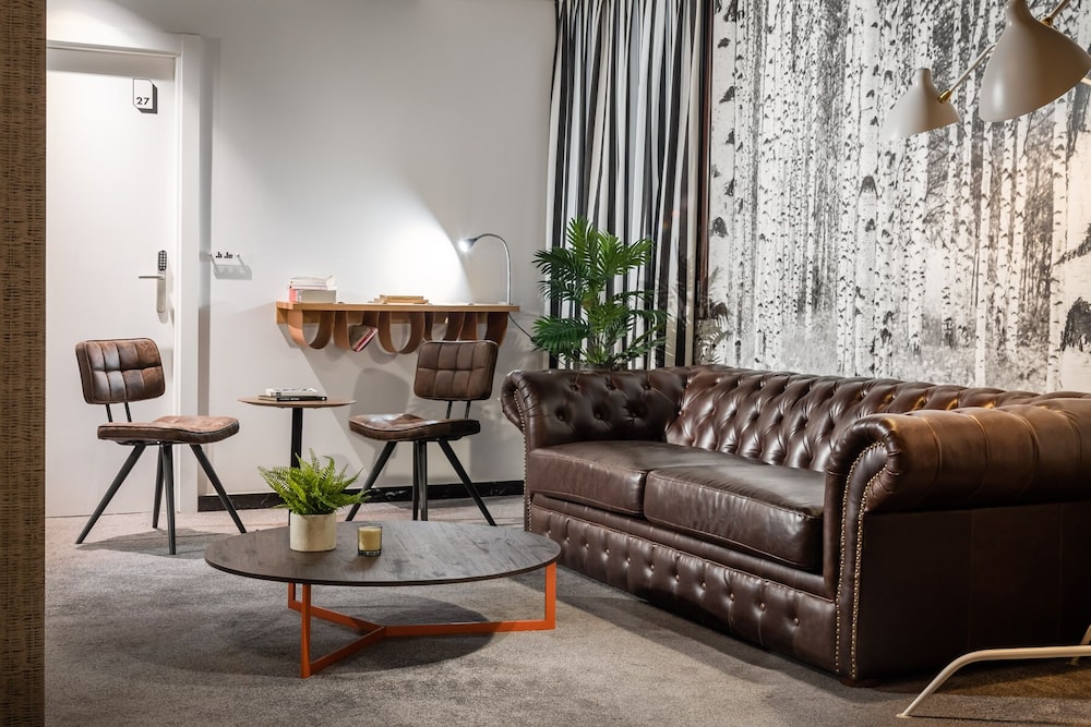 Cosmov Bilbao Hotel** 46/63