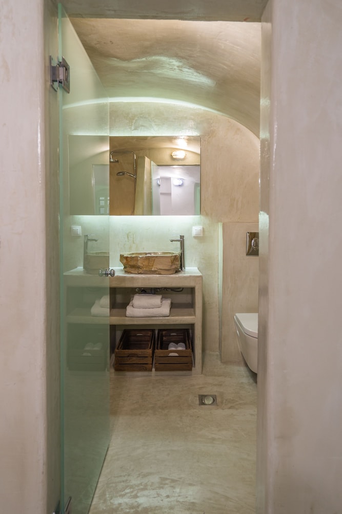 Canvas Suites 50/50