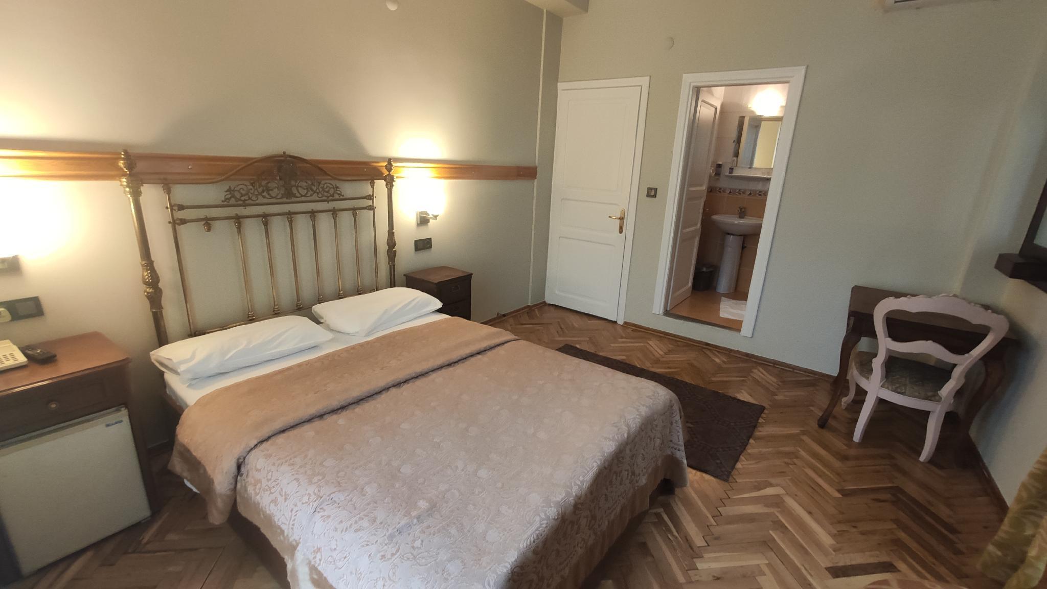 Room, Corner, Turkoman 2/2