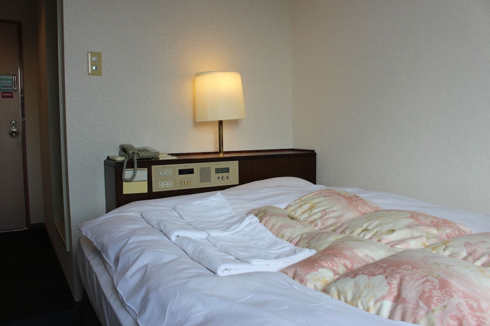 Hotel Higashihiroshima Hills Saijyo 12/60