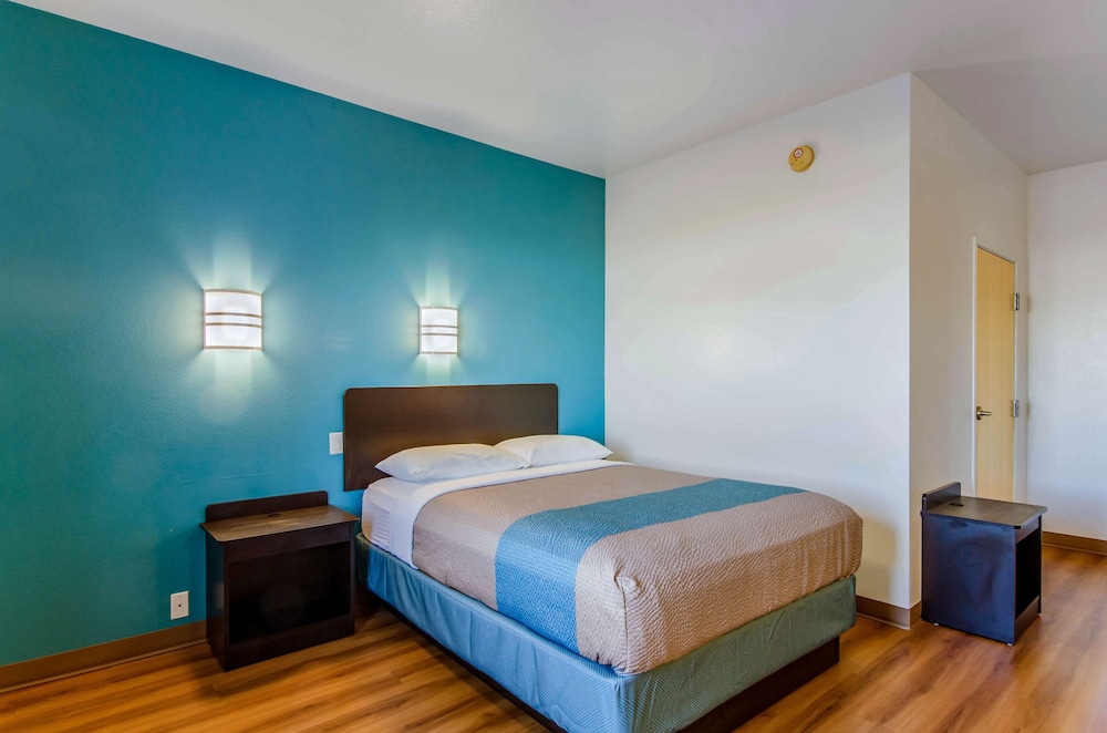 Motel6 Wheatland, WY 35/58
