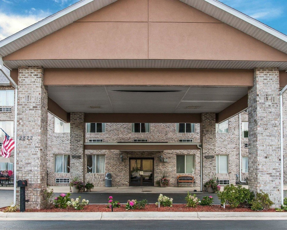 Comfort Inn Whitehall Near Michigan s Adventure 10/36