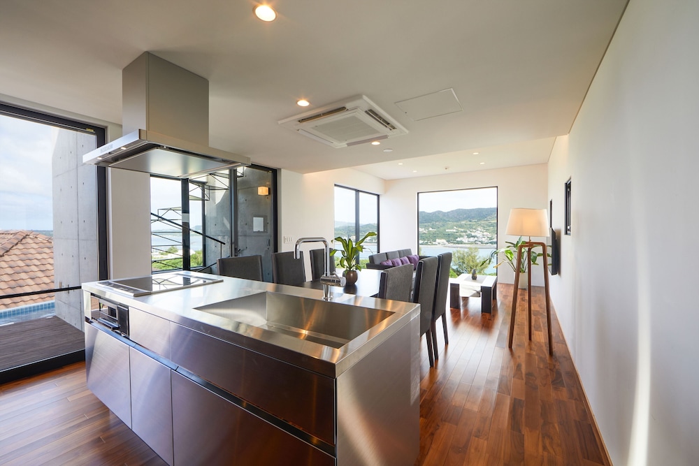 E Horizon Resort Condominium Sesoko 16/50