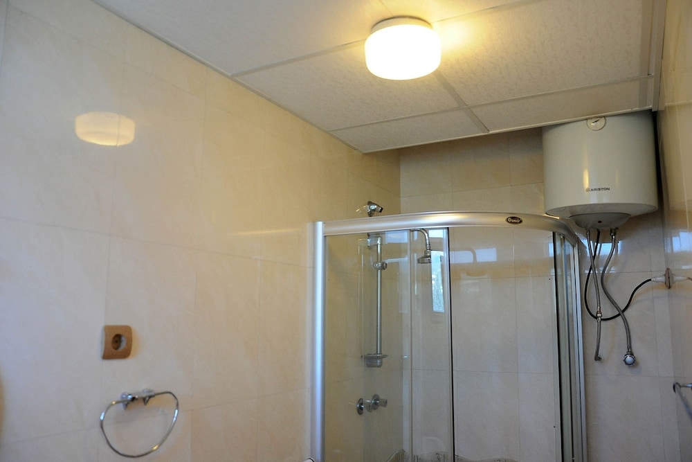 Dimitri Hotel 24/46