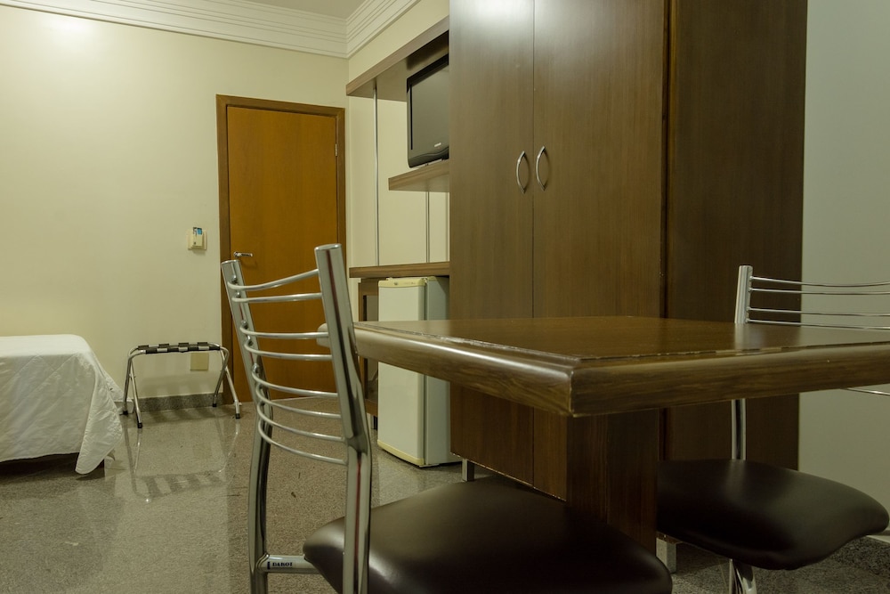 Lindoya Hotel 49/50
