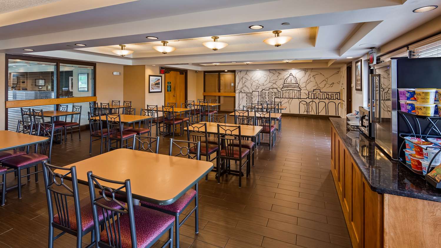 Best Western East Towne Suites 37/42