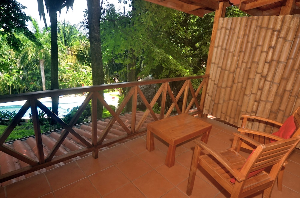 Esencia Hotel And Villas 38/65