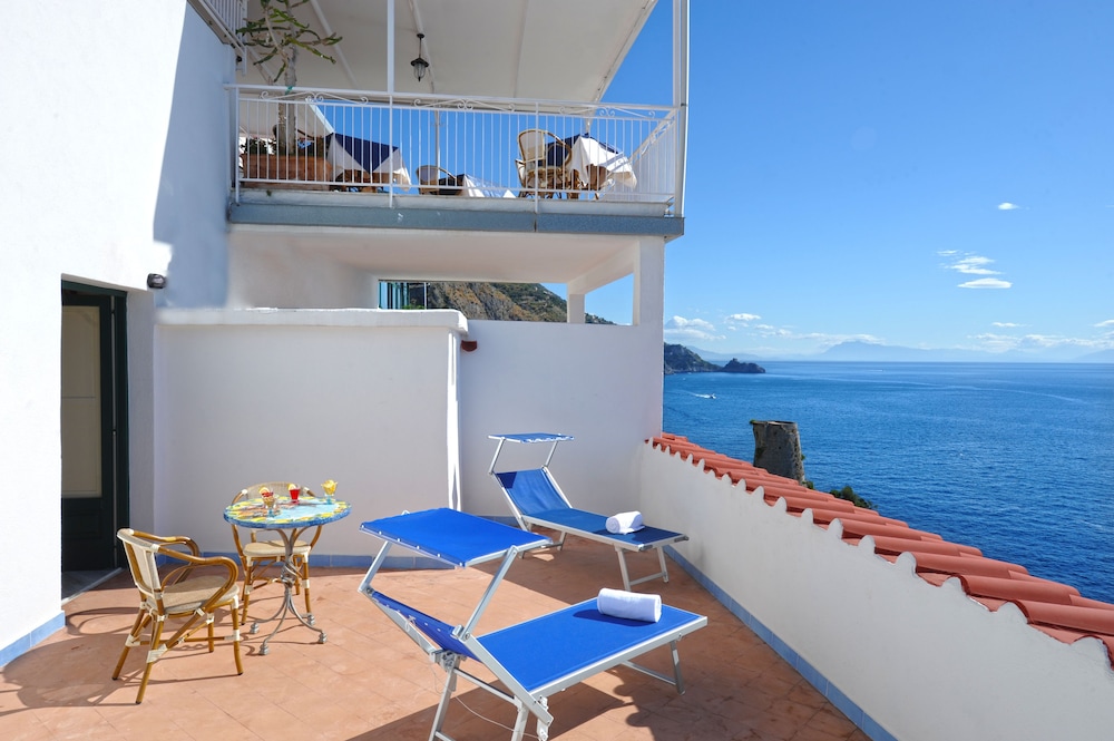 Hotel Torre Saracena 52/56