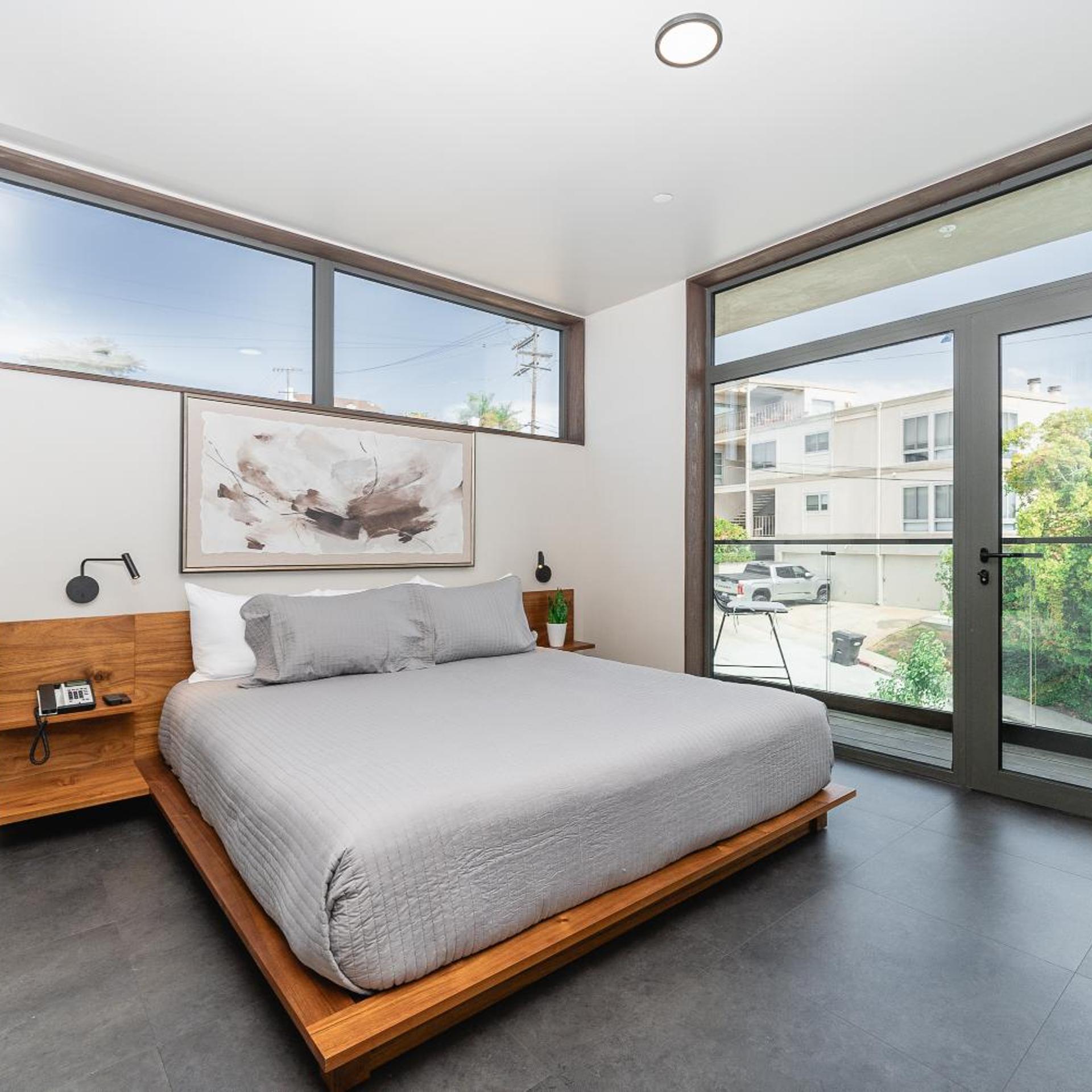 City24 Condo Hotel Little Italy Mission Hills 16/49