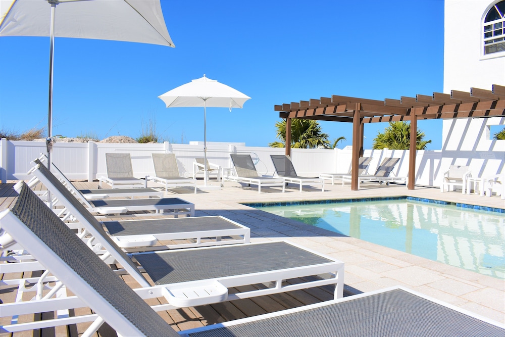 Barefoot Beach Hotel 40/70