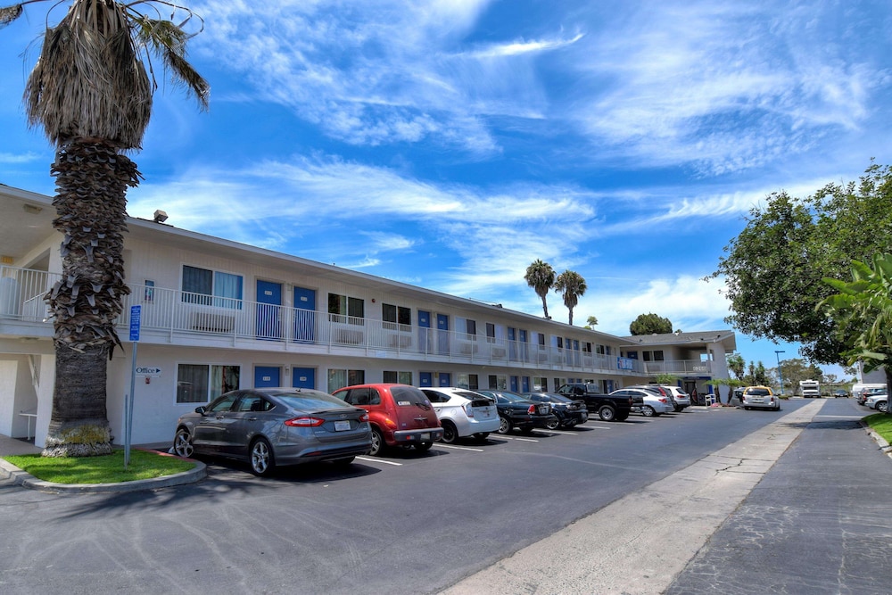 Motel6 Westminster, CA - South - Long Beach Area 34/43