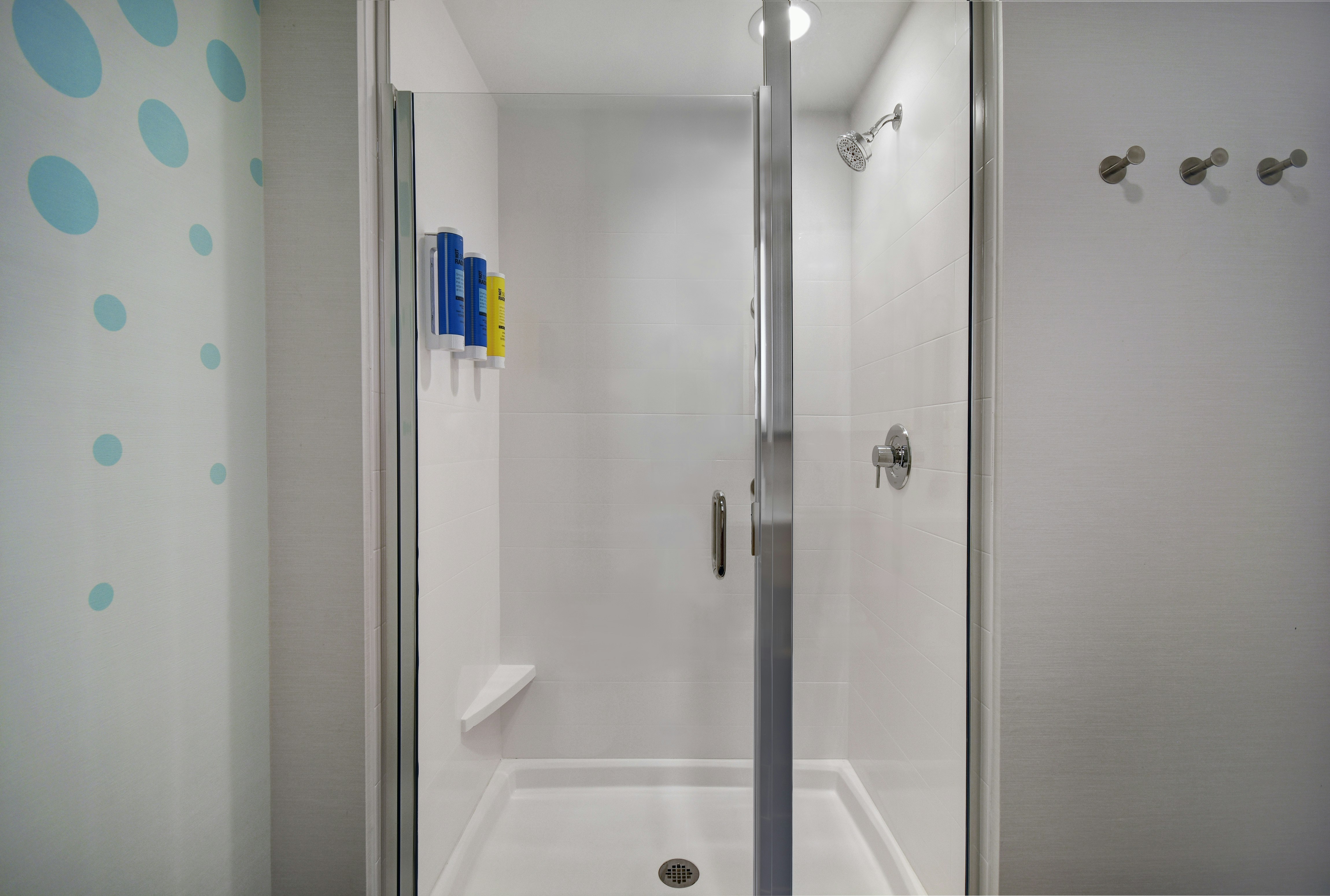 غرفة بسرير كينج لذوي الإعاقة، Tru By Hilton Burlington Nc 4/4
