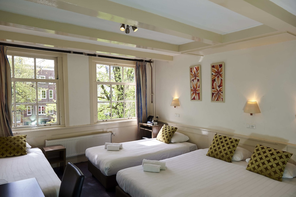 ITC Hotel 25/36