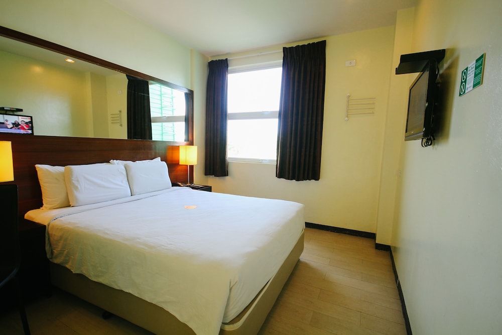 Go Hotels Bacolod 18/58
