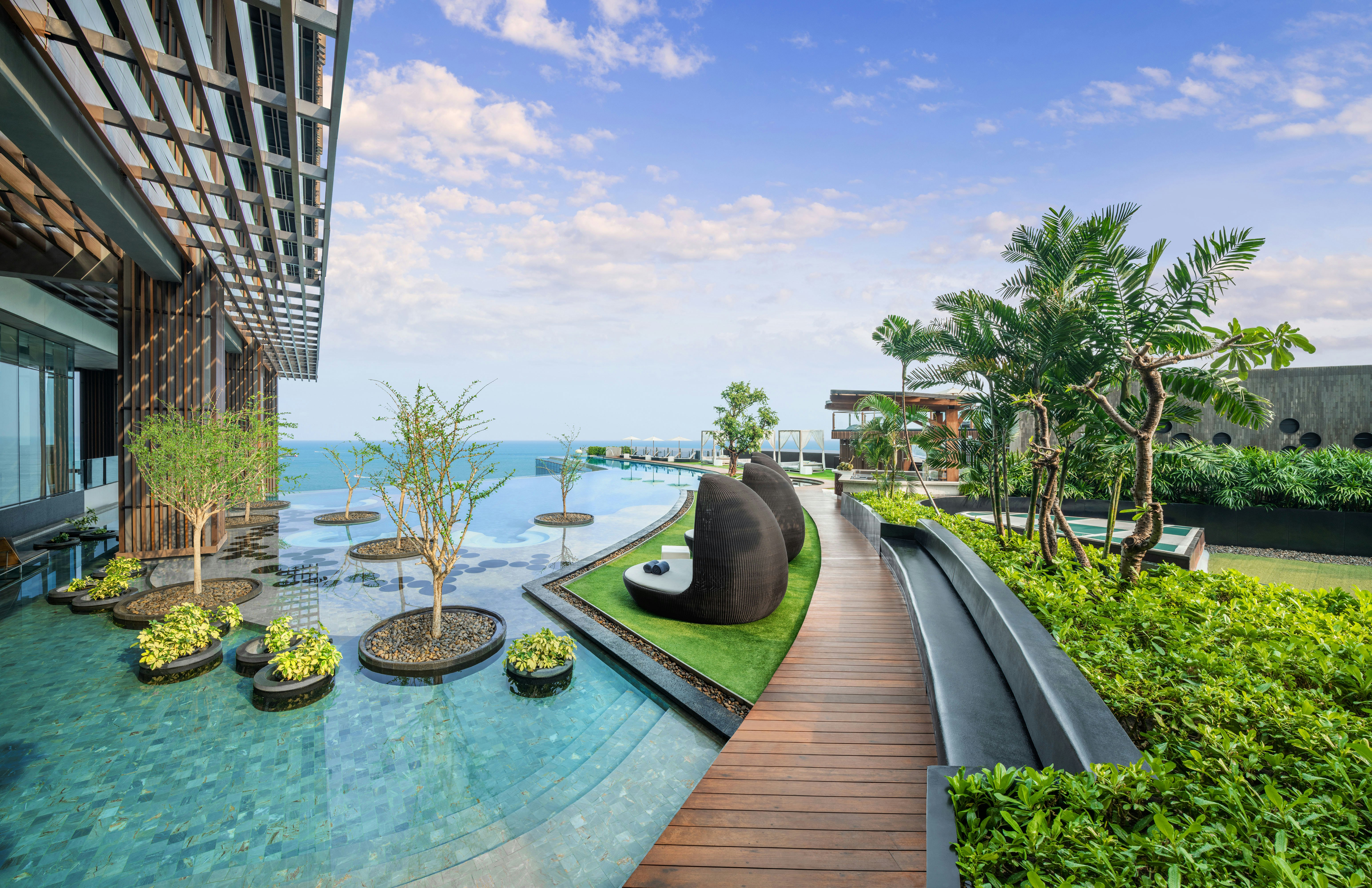 Hilton Pattaya 66/80