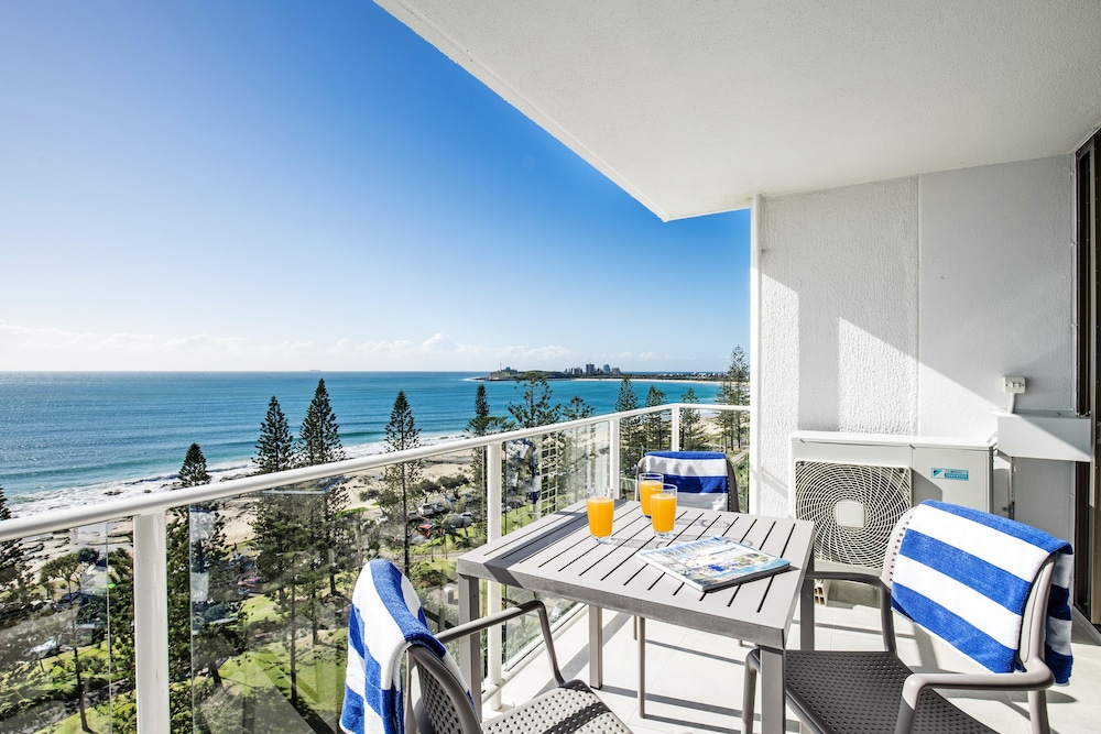 PACIFIC BEACH RESORT 52/77