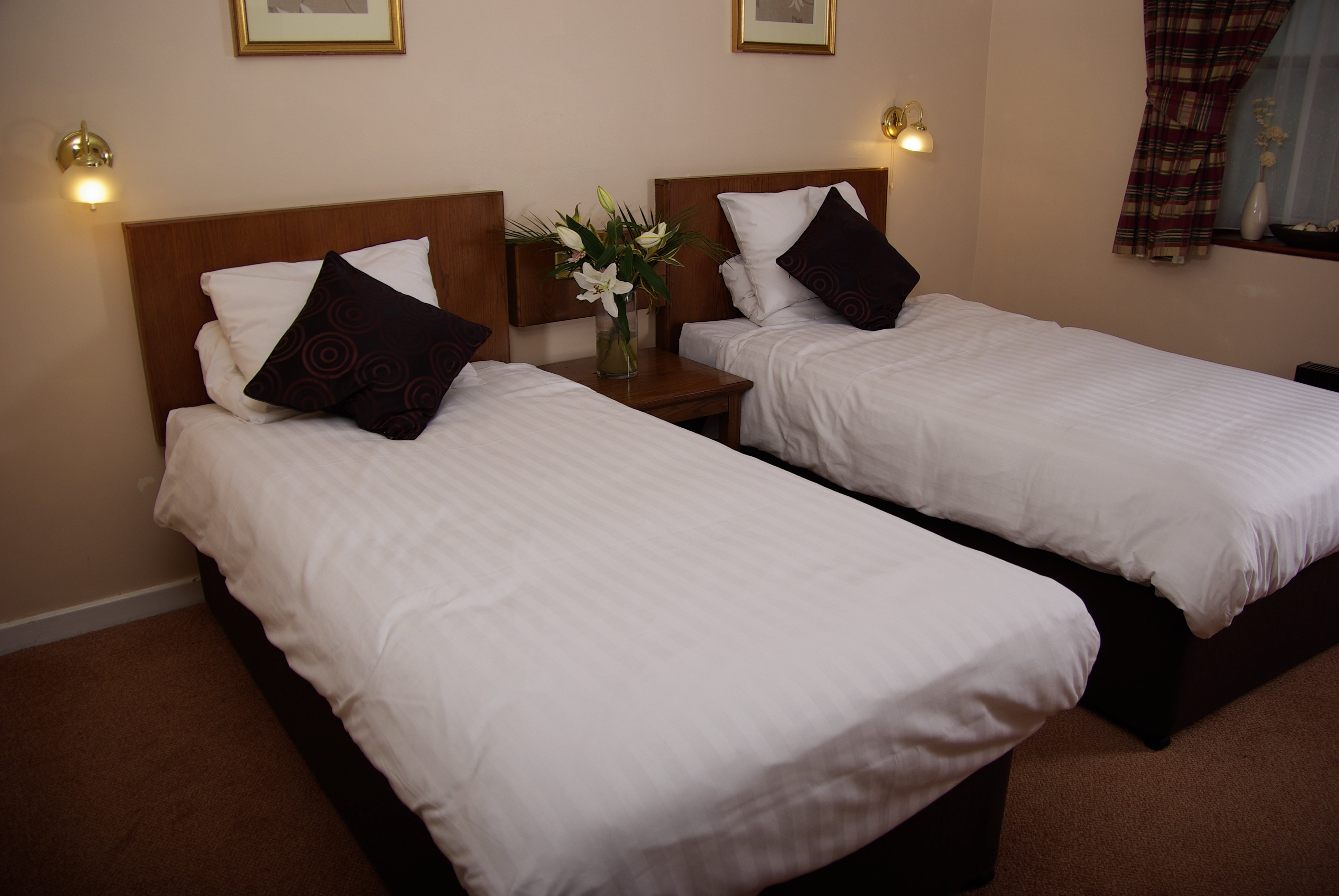 Beaufort Park Hotel 6/41