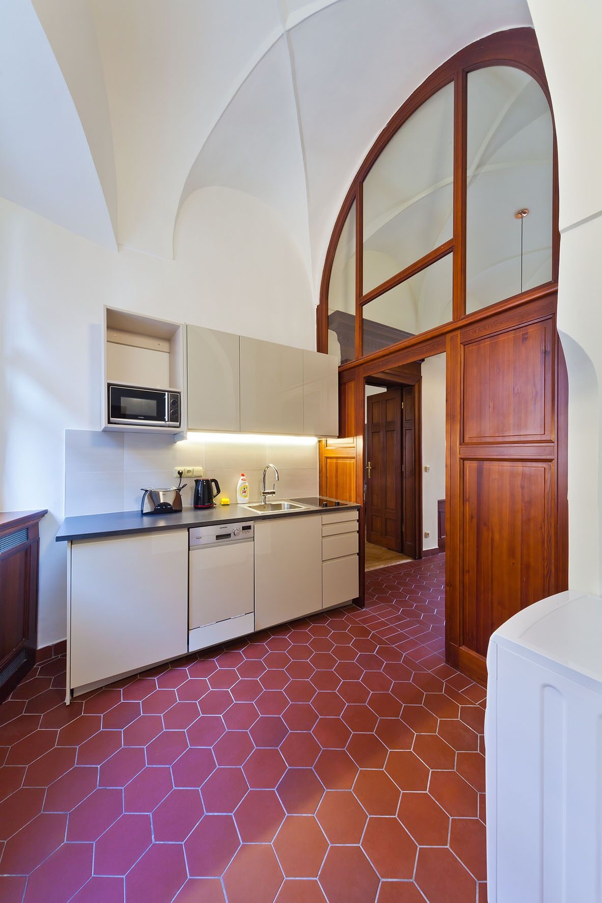 Deluxe, Apartment, 2 King Beds, Sofa 3/4