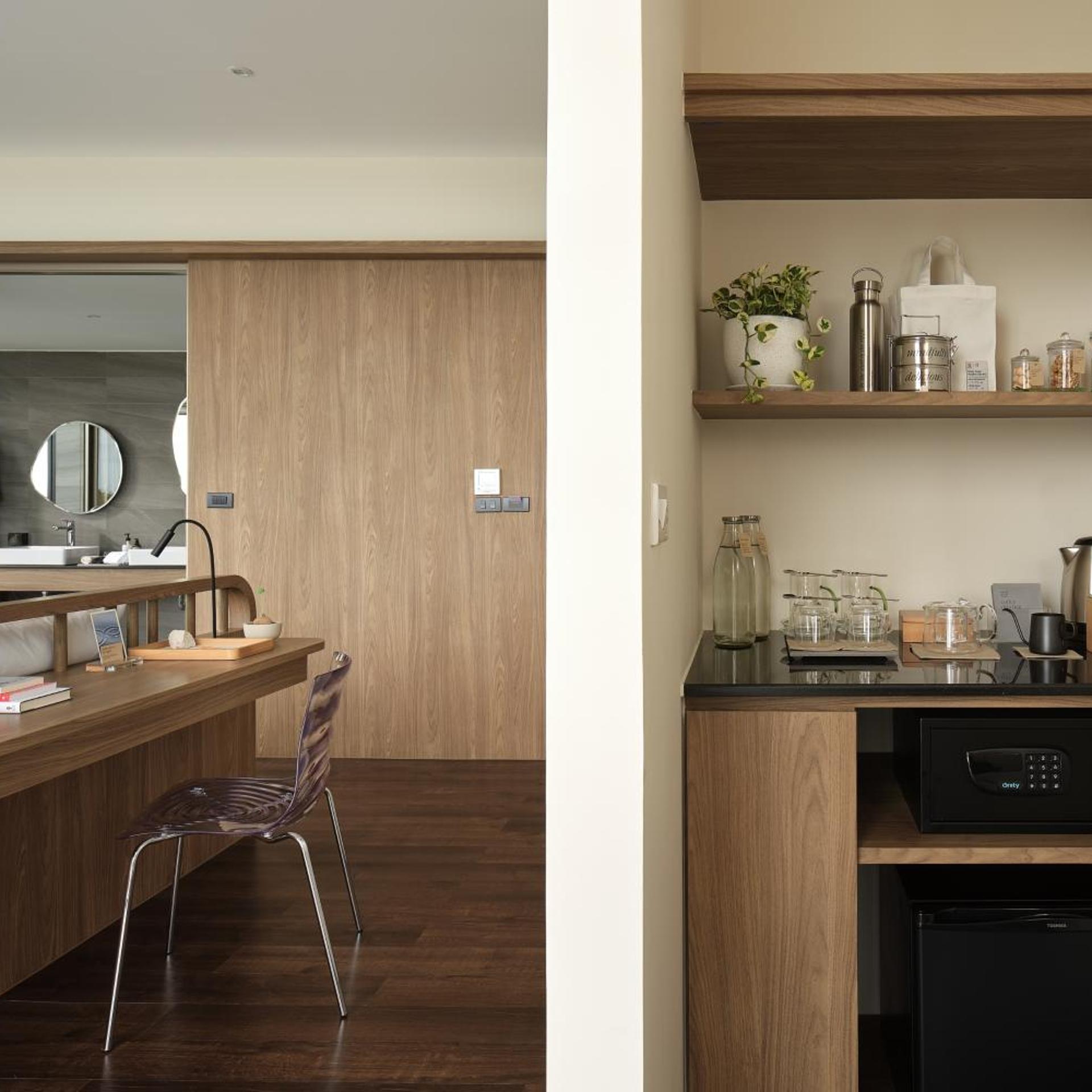 Neera Retreat Hotel 50/50
