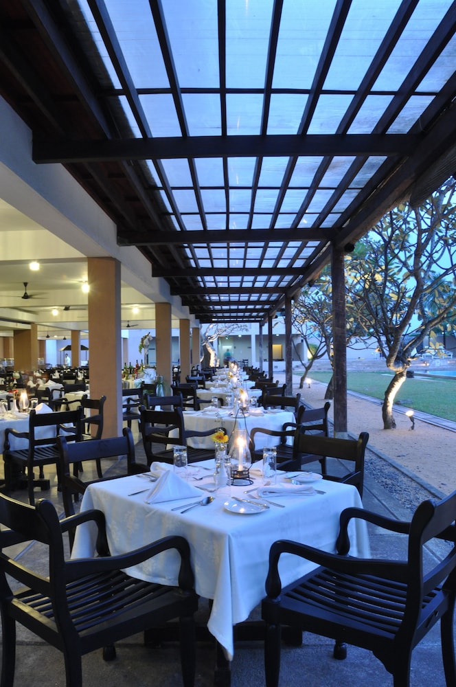 Pegasus Reef Hotel 59/75