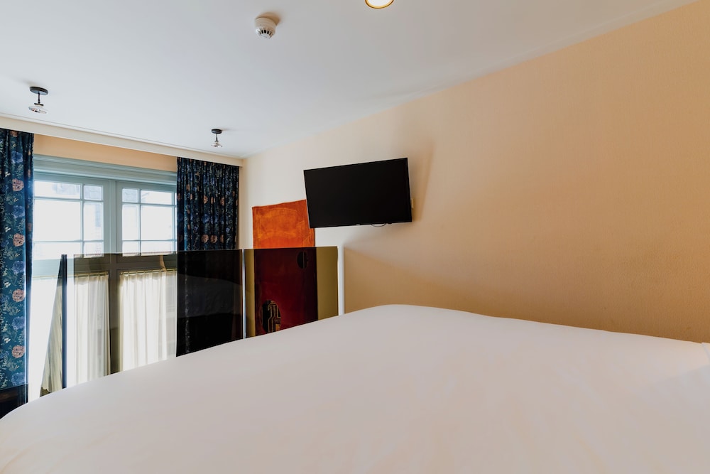 JUNIOR, DOUBLE BED