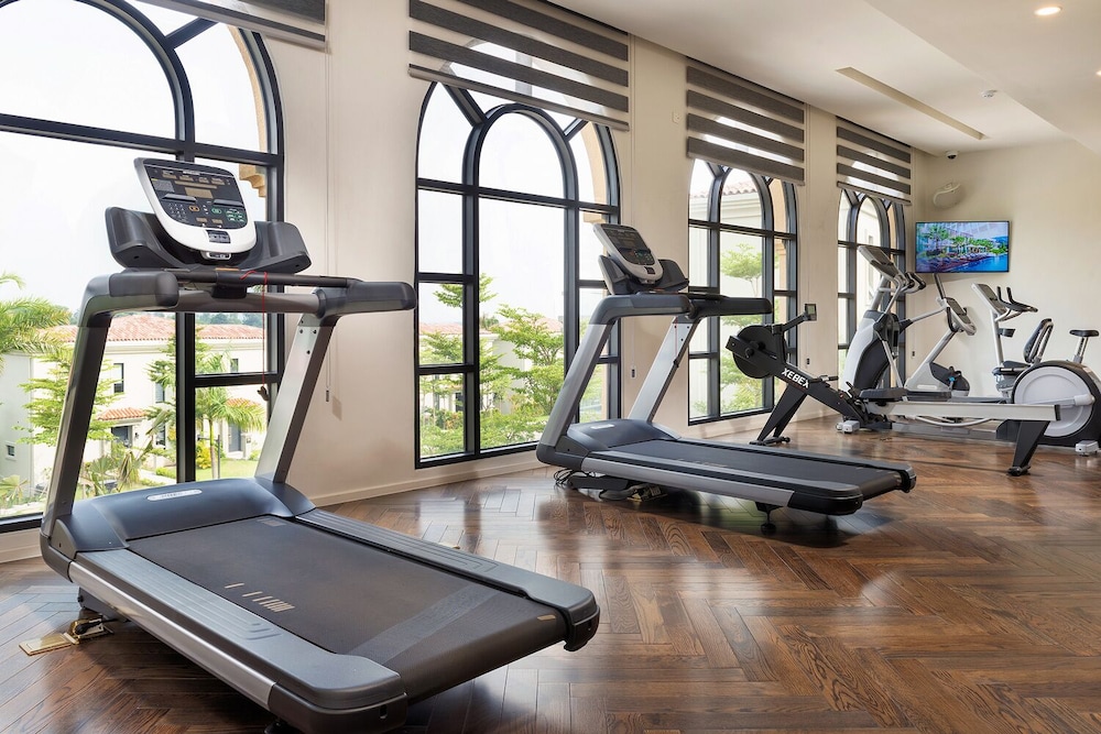Wyndham Sky Lake Resort and Villas 25/50