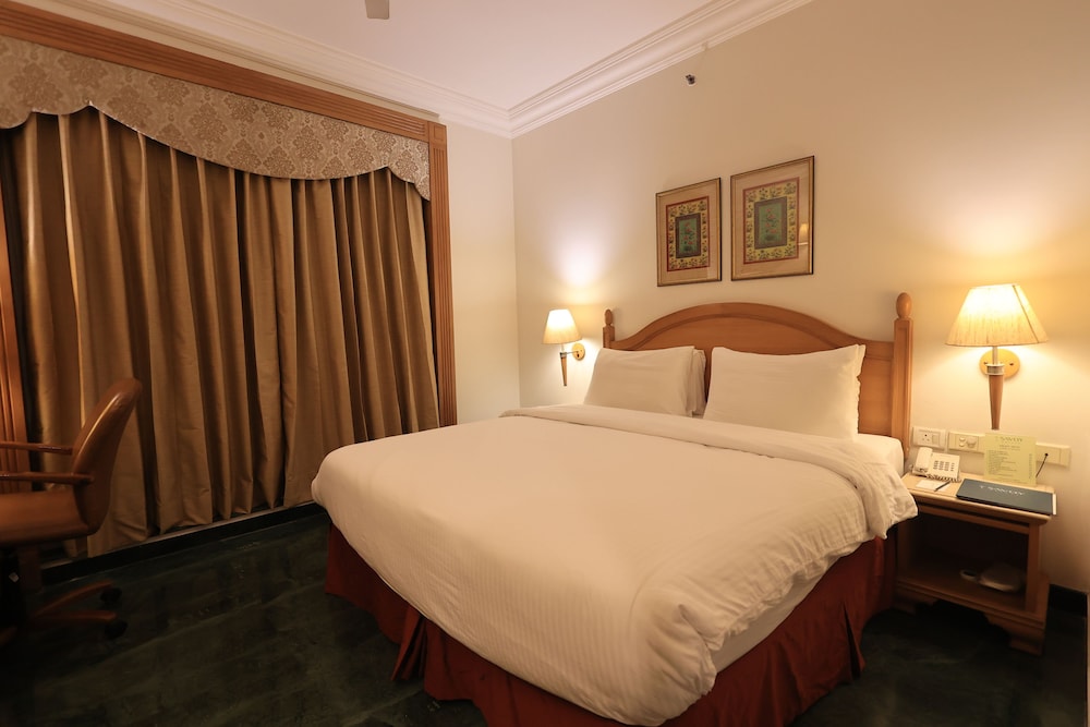SAVOY SUITES Noida 13/34