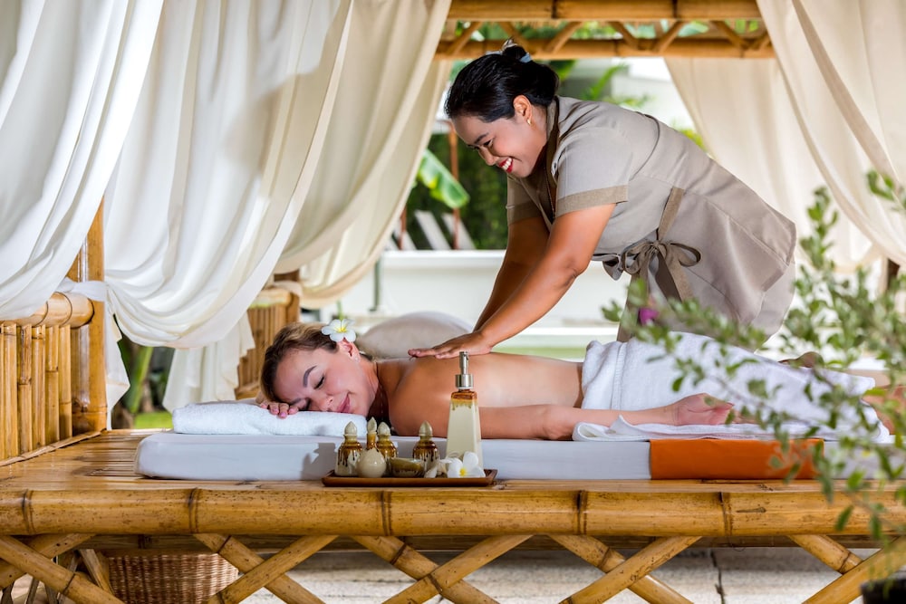 Outrigger Khao Lak Beach Resort 7/50