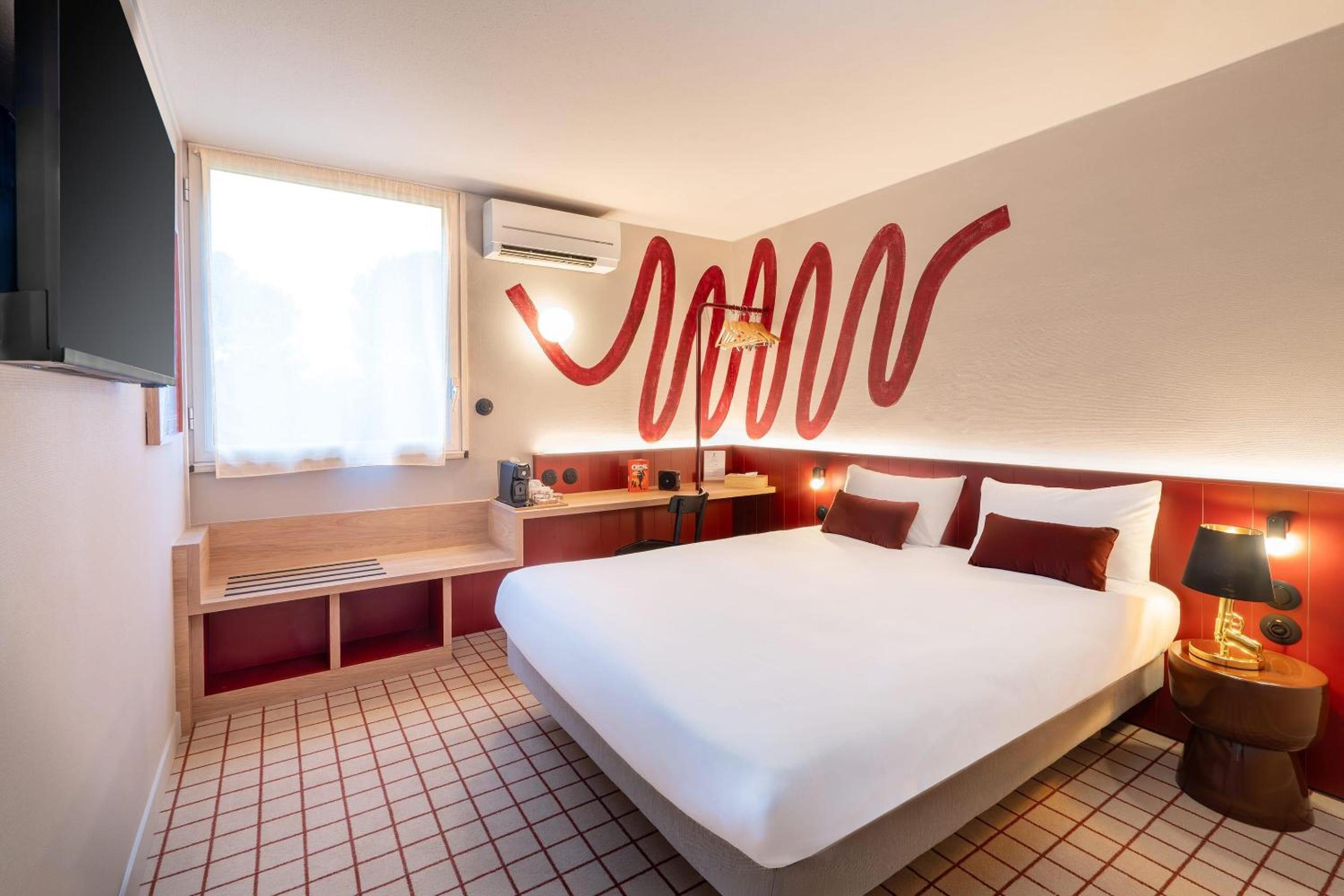 Room, Queen Bed, Ground Floor, Accessible