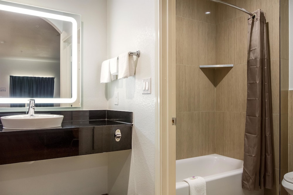 Motel6 Houston, TX - North 22/55