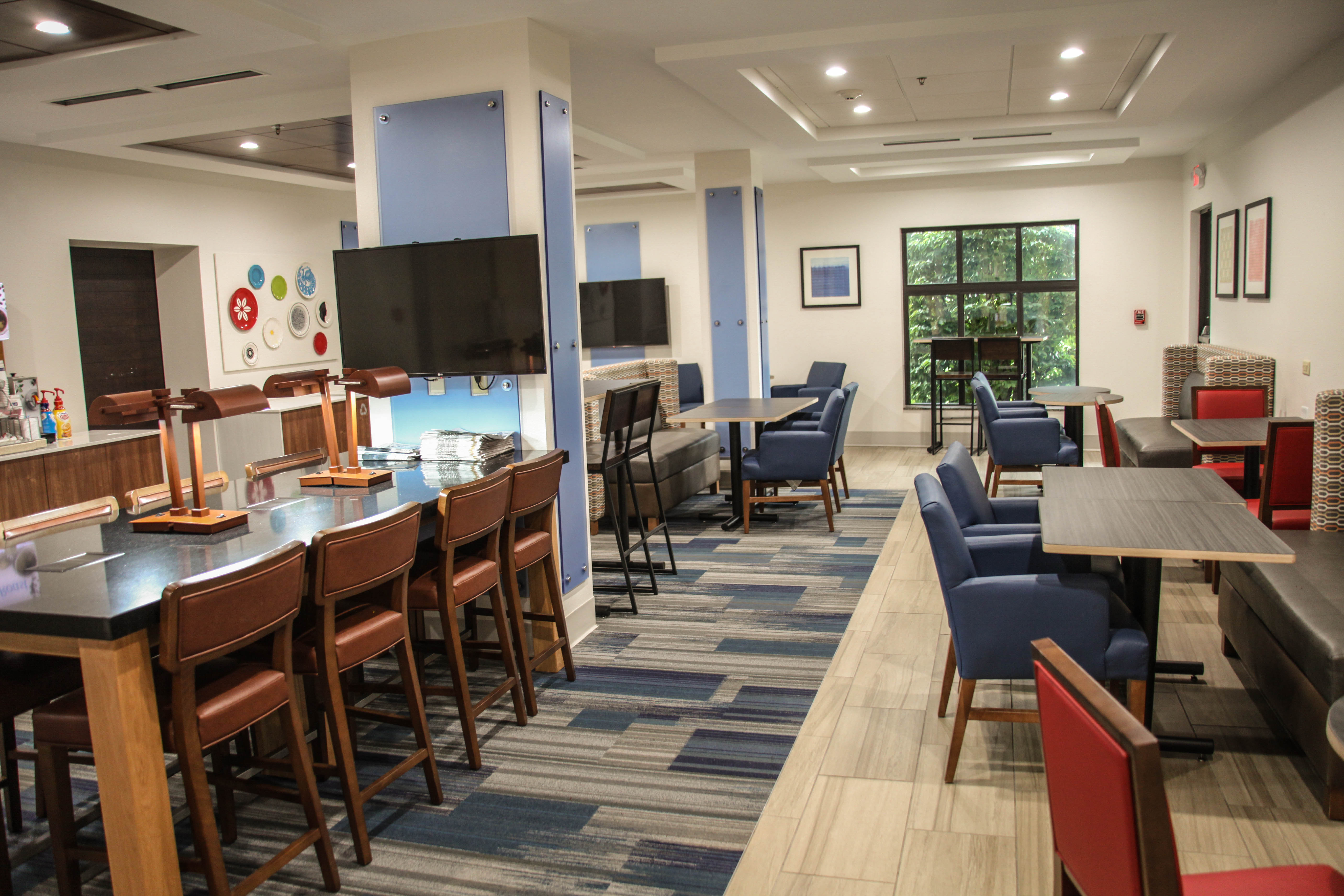 Holiday Inn Express Hotel Suites Athens 41/61