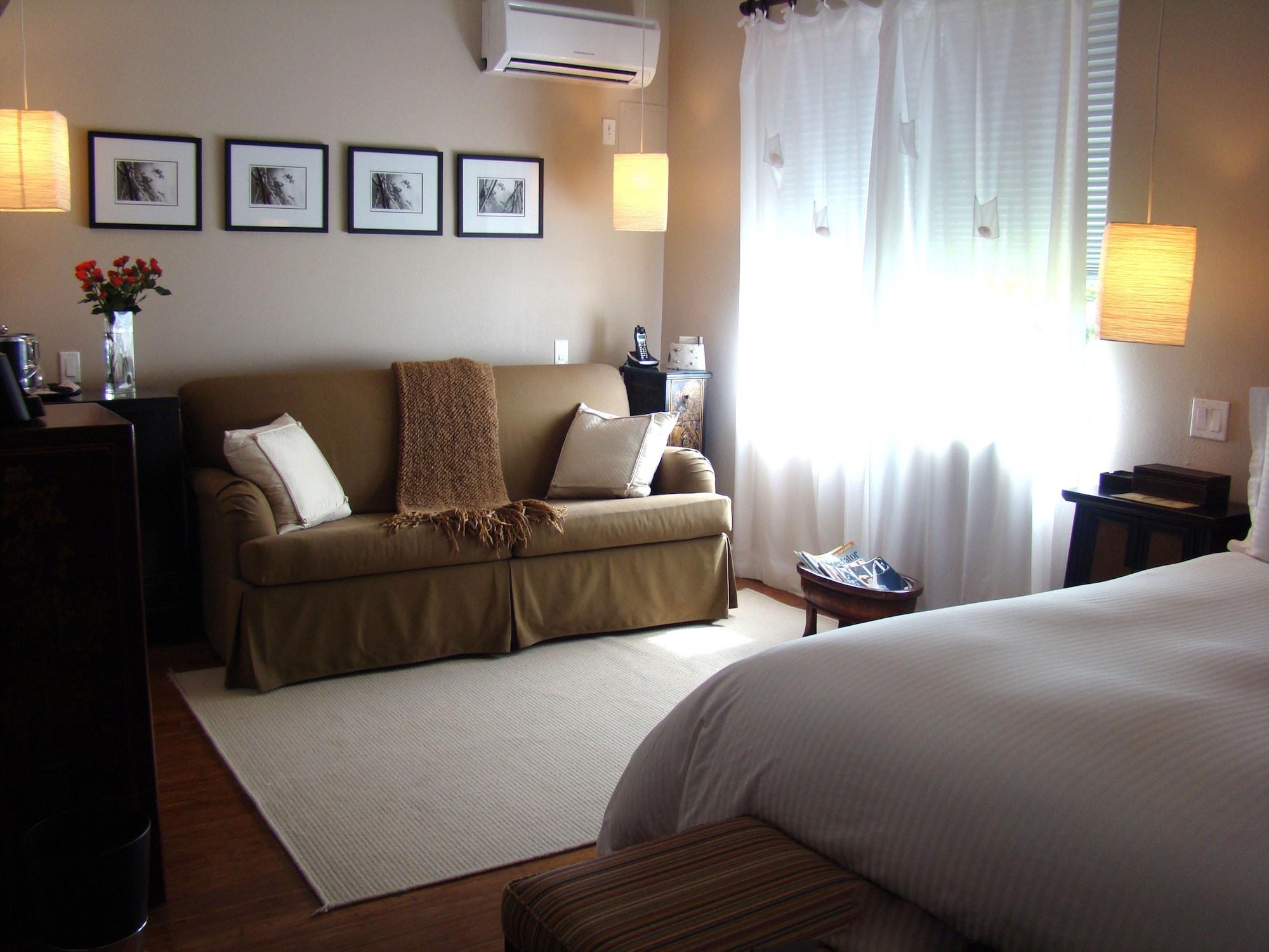 Cadet Hotel 30/46