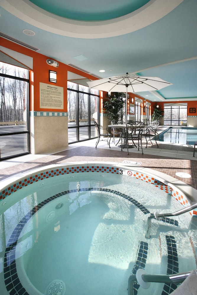 Hampton Inn Springfield South Enfield 24/49