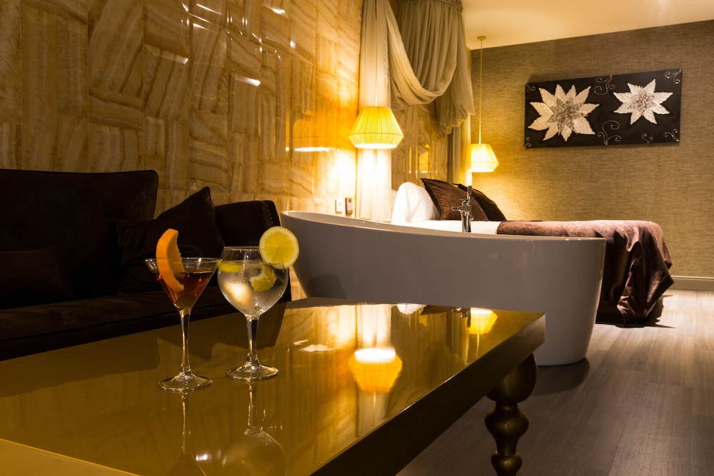 Sant Jordi Boutique Hotel 51/69