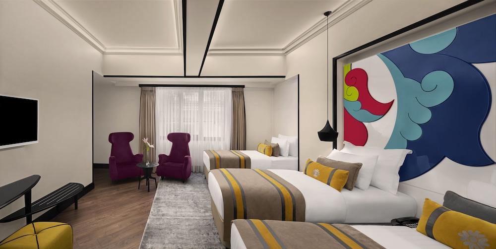 ROOM, TRIPLE