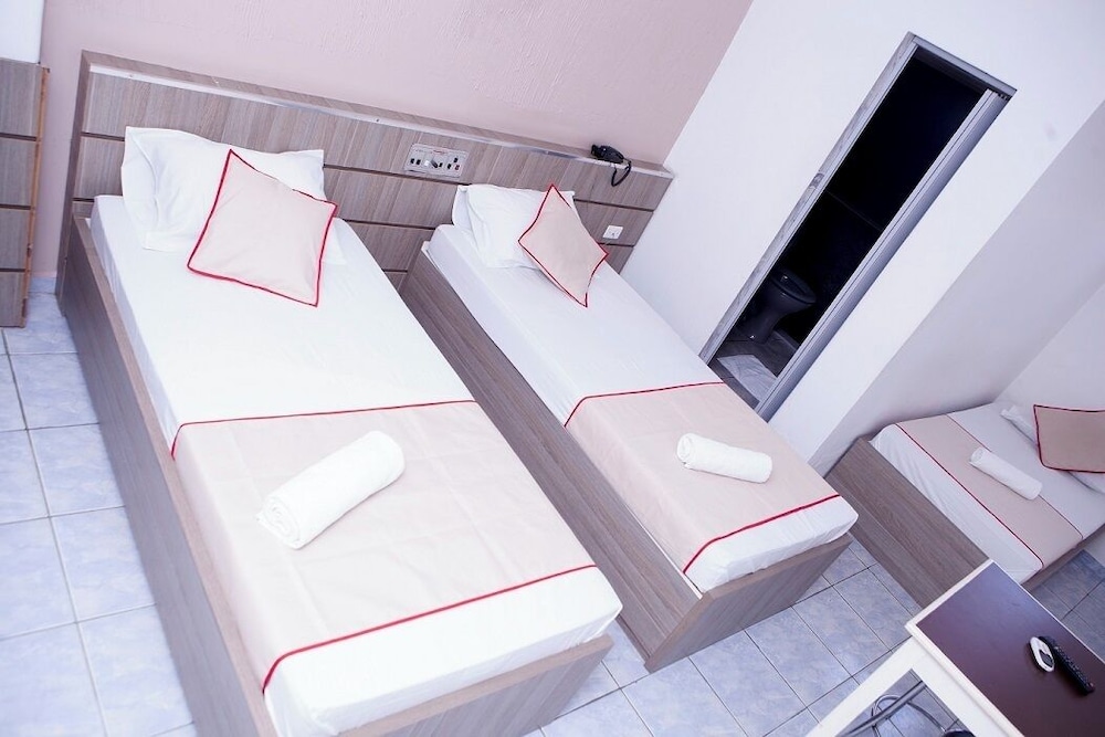 Hotel Golden Vilage Vila Maria 10/17