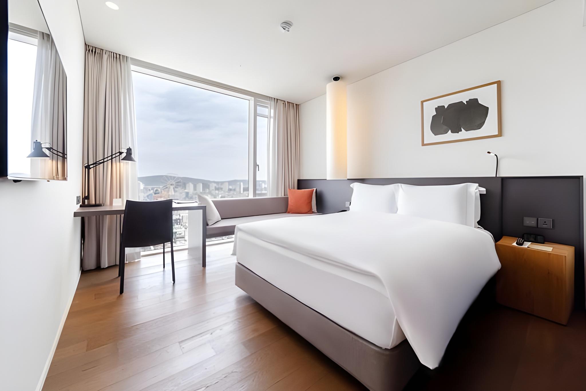 Super, Deluxe, Double Bed