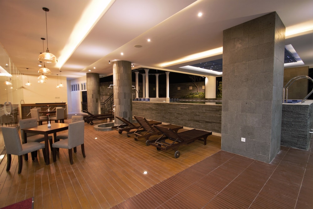 TARA HOTEL 40/46