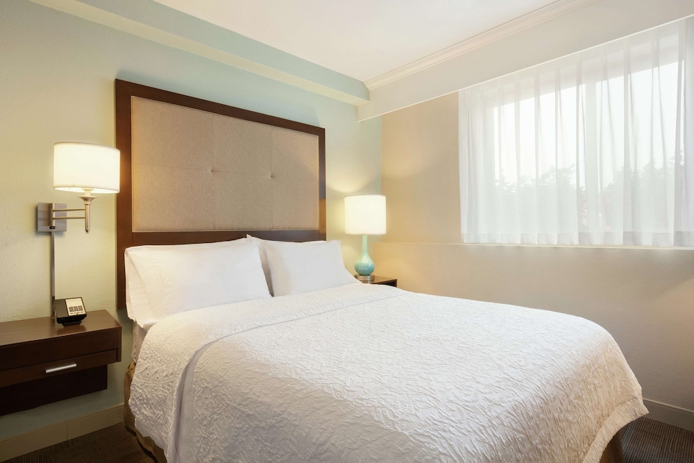 Hampton Inn Portland-Clackamas 11/39