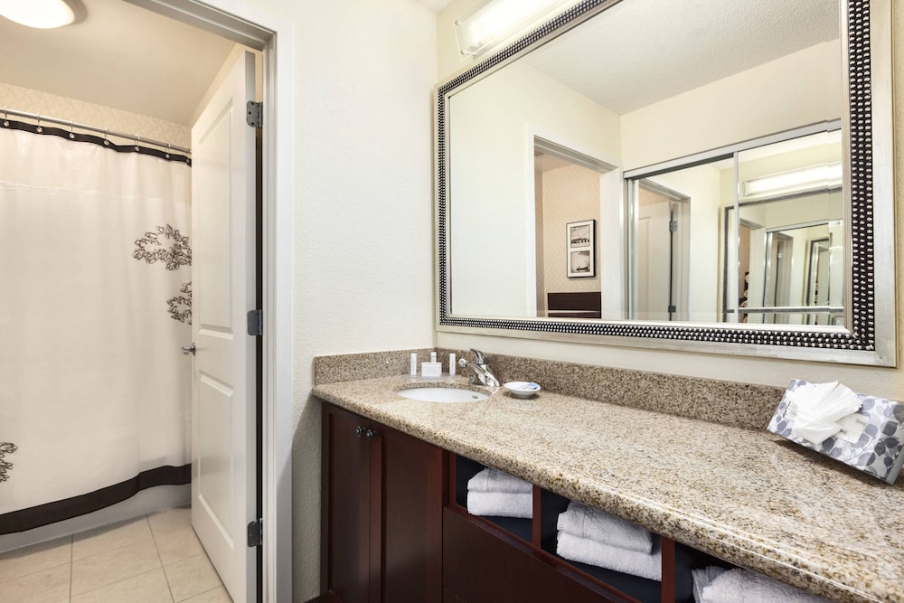 Residence Inn Greensboro Airport 12/51