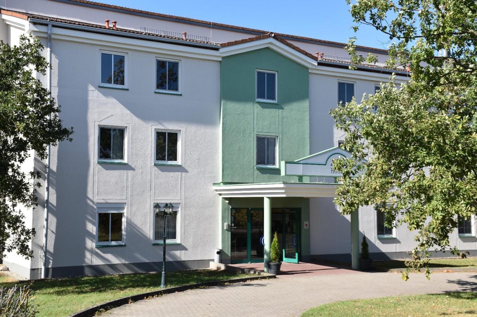 Arc Hotel 1/36