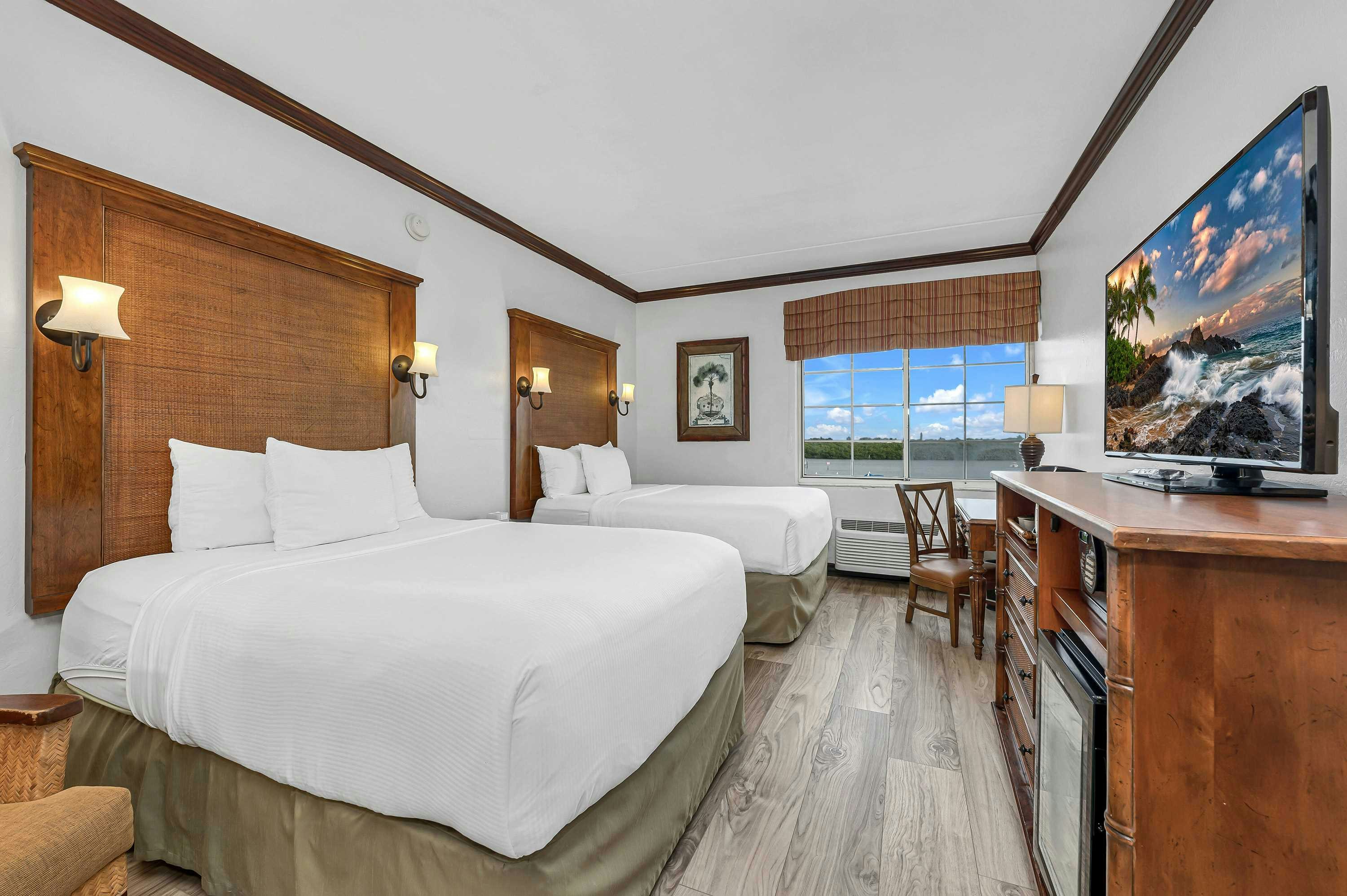 Bayfront Inn 5th Avenue 10/50