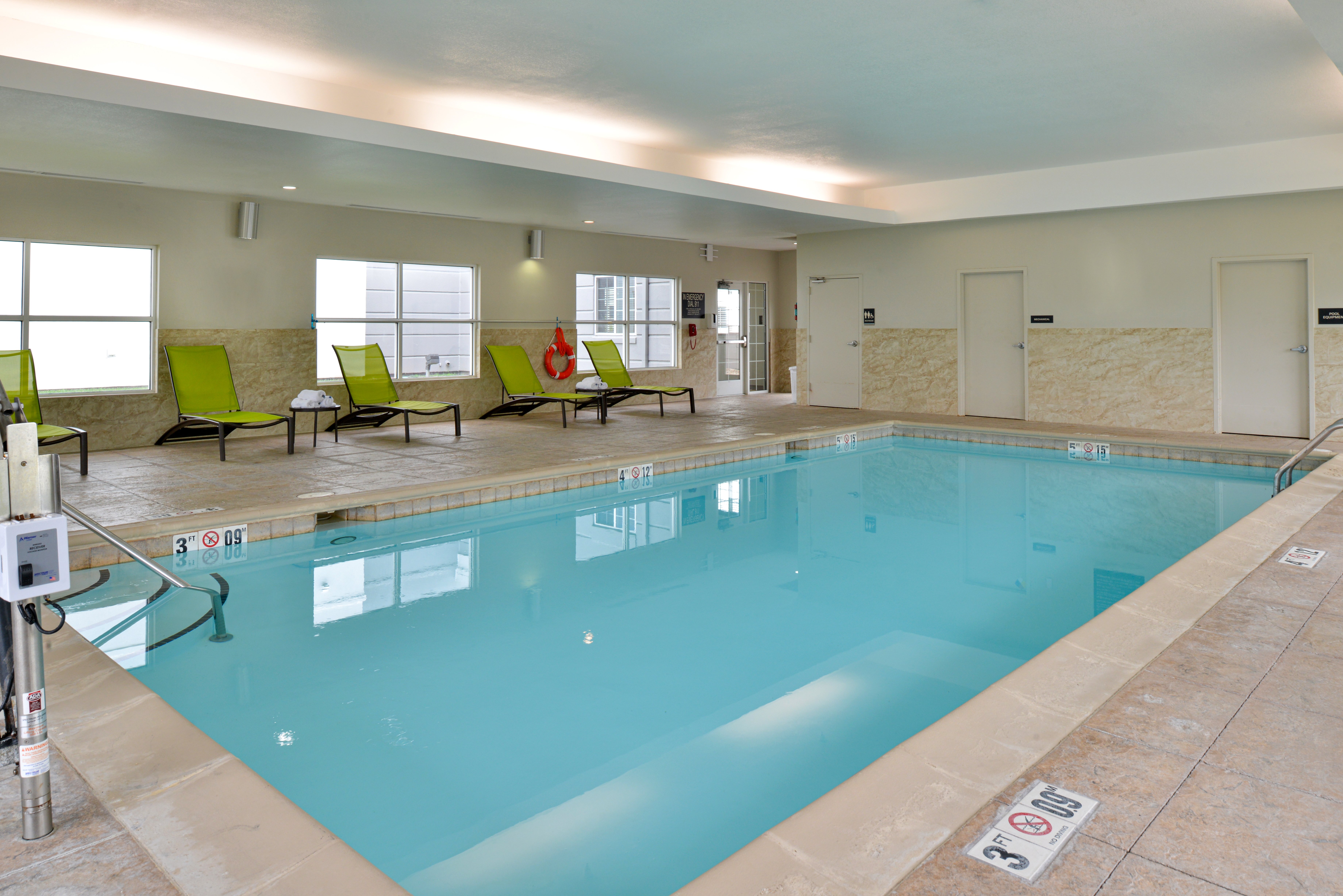 Candlewood Suites Kansas City Northeast 39/73
