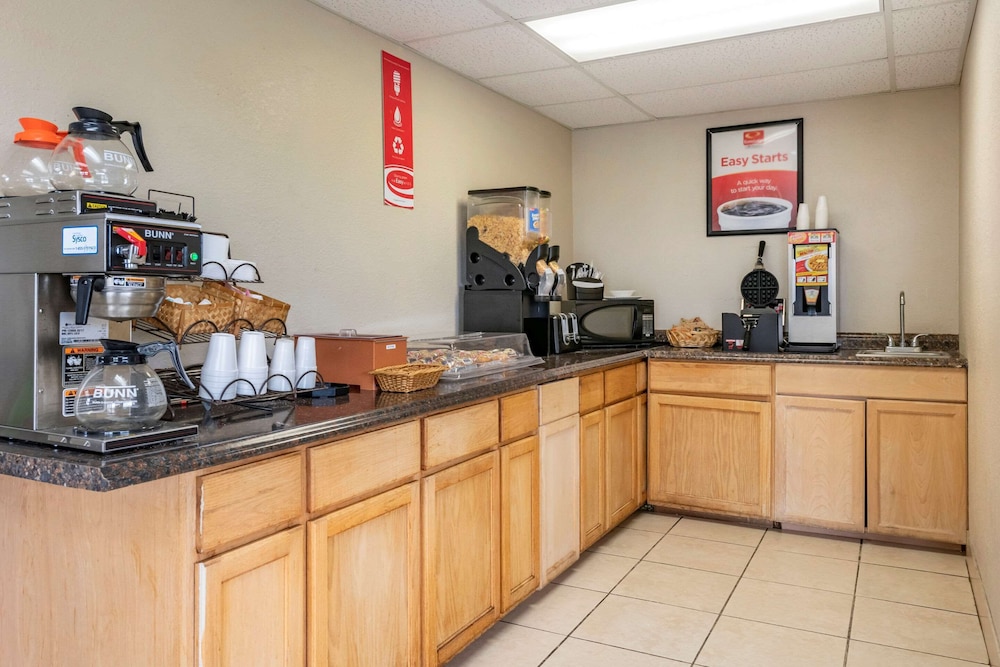 Lobby at Econo Lodge Sebring, AVON PARK - FL