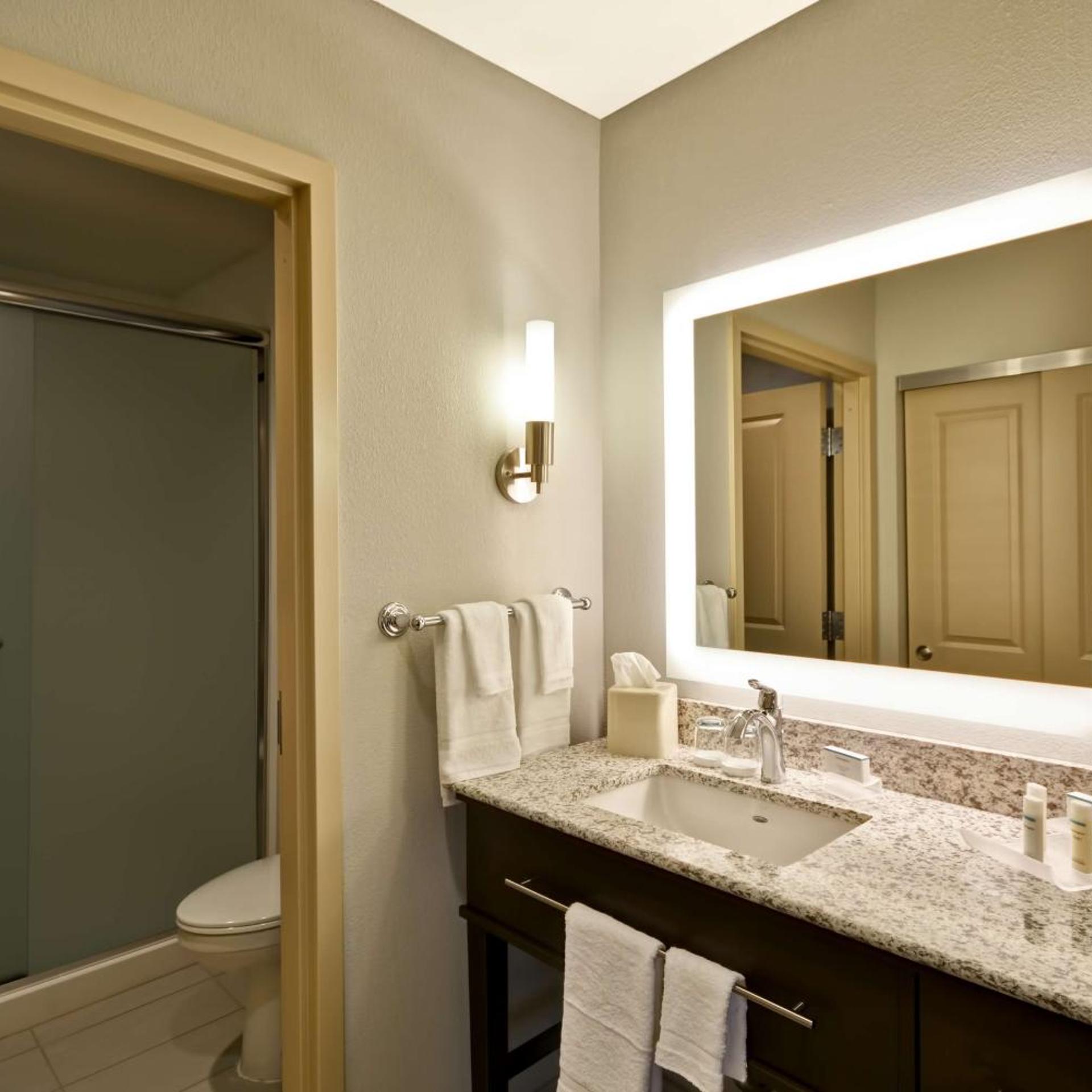 جناح بسرير كينج بغرفة نوم واحدة مع أريكة، Homewood Suites By Hilton Phoenix Tempe Asu Area 8/9