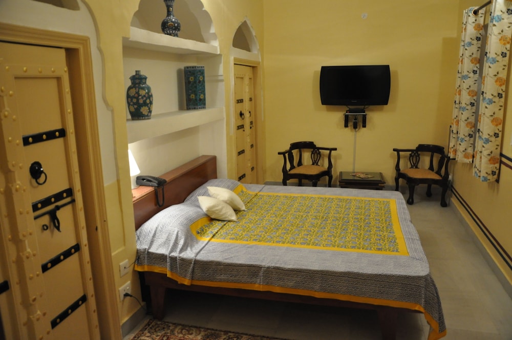Khatu Haveli 21/61