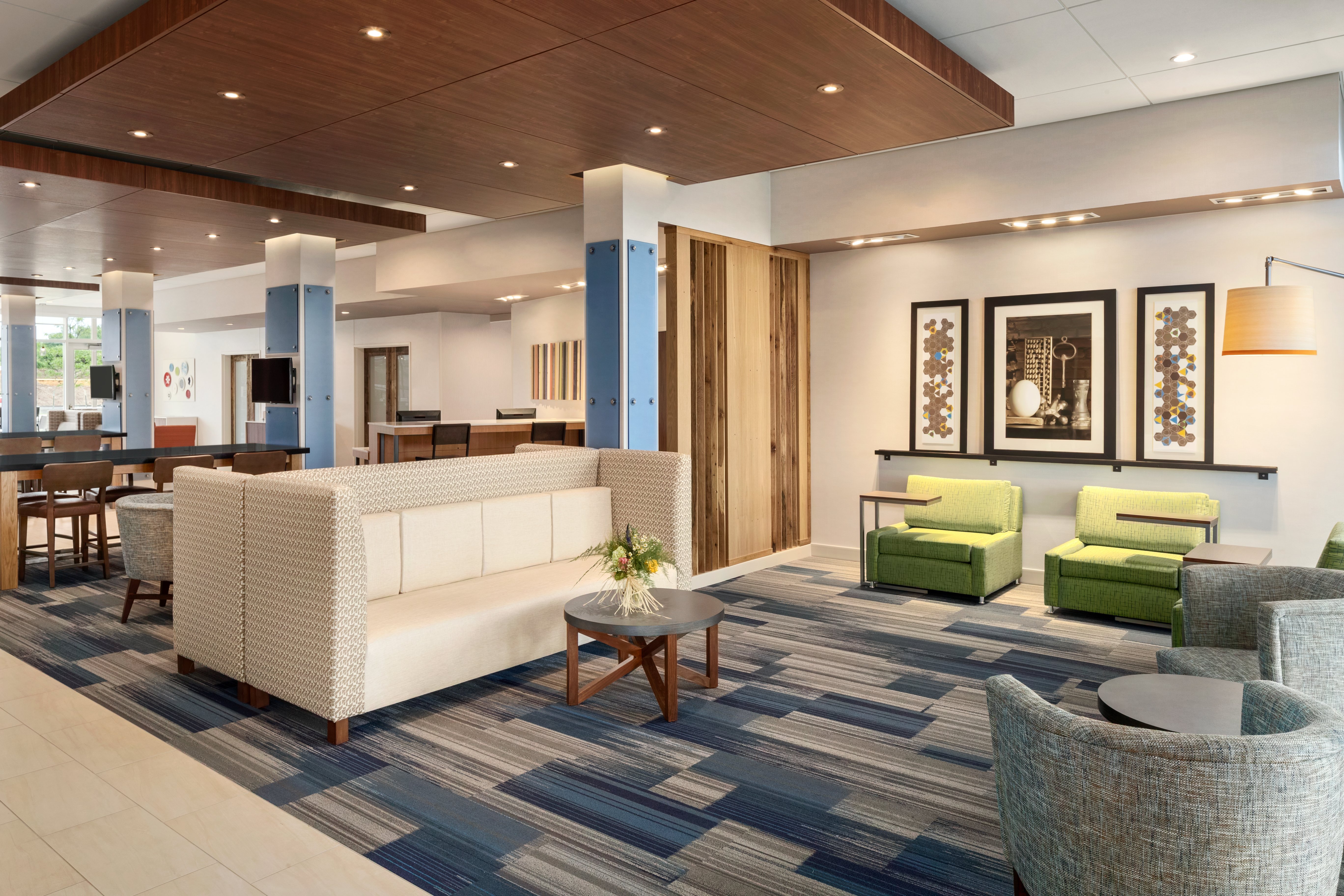 Holiday Inn Express And Suites Duluth North Miller Hill 12/59