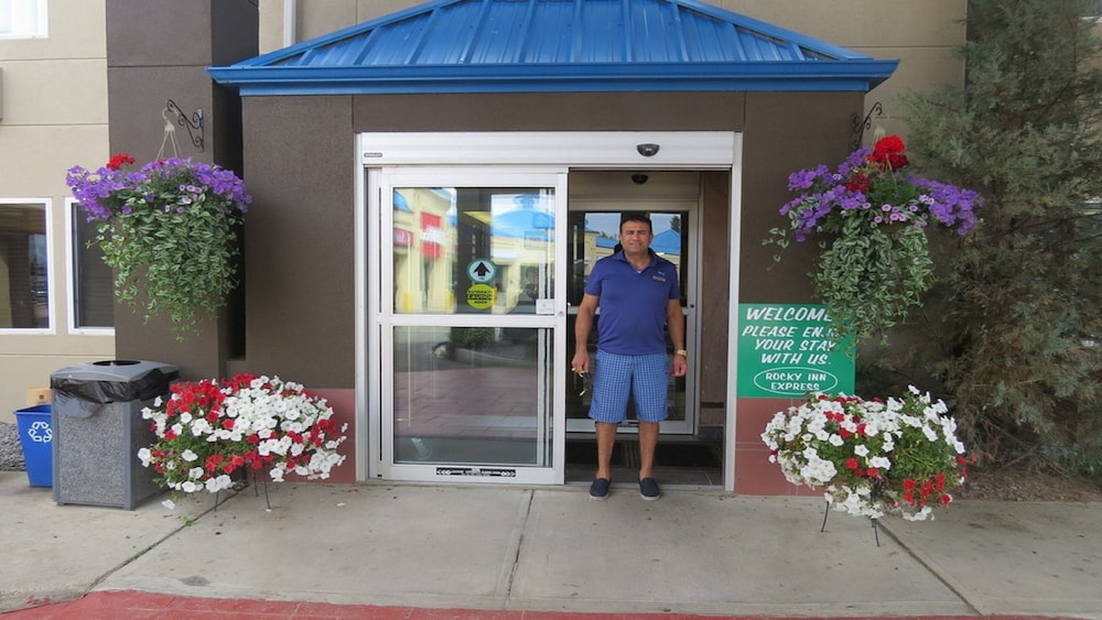 Rocky Inn Express 14/49