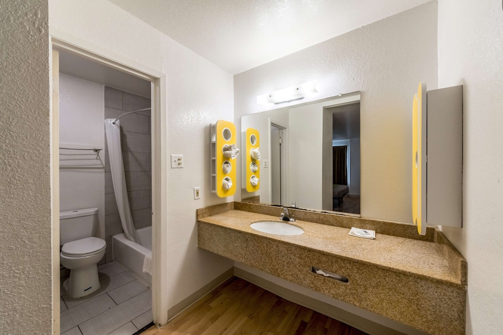 Studio6 San Antonio, TX - Fort Sam Houston Area 42/47